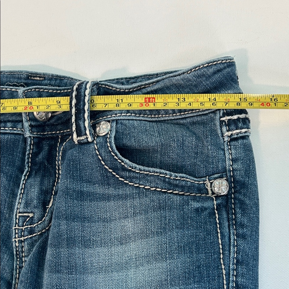 Miss Me Capri Jeans Women’s 28 Embroidered, Embellished Blue Jeans - Picture 14 of 16